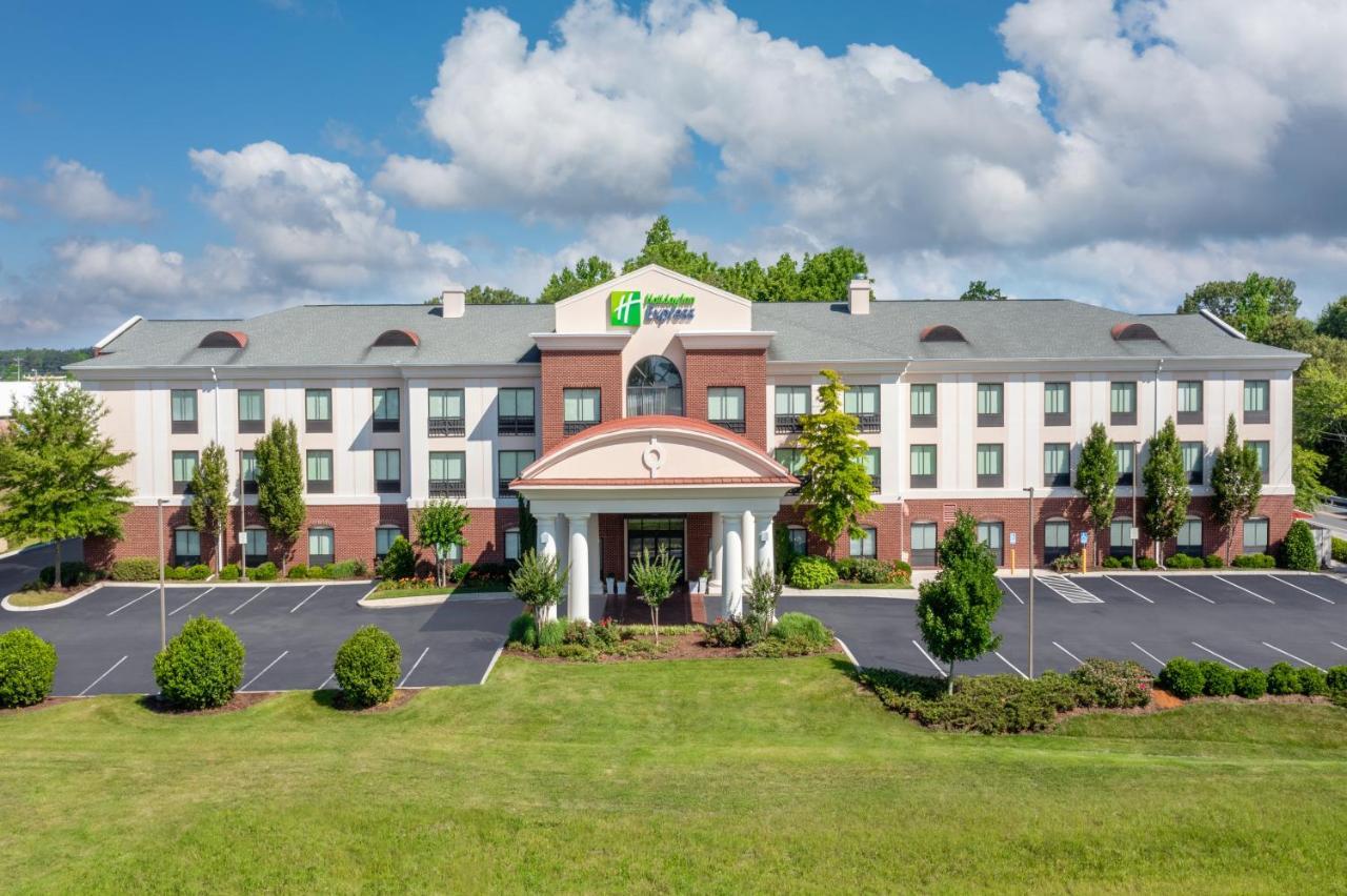 Holiday Inn Express - Tullahoma By Ihg Exterior foto