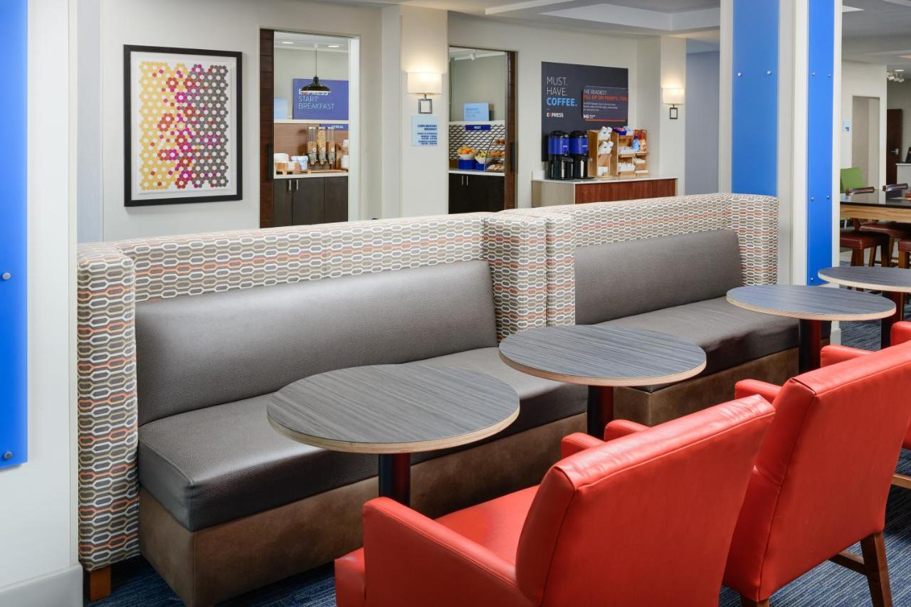 Holiday Inn Express - Tullahoma By Ihg Exterior foto